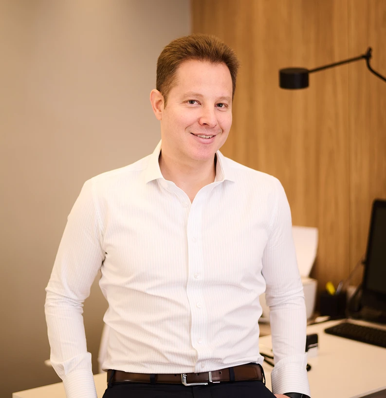Dr. Daniel Petlik
